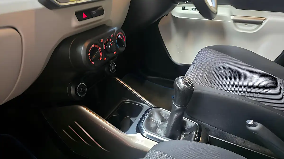Used 2018 Suzuki Ignis Sz-T Blue - Interior and Exterior details 11
