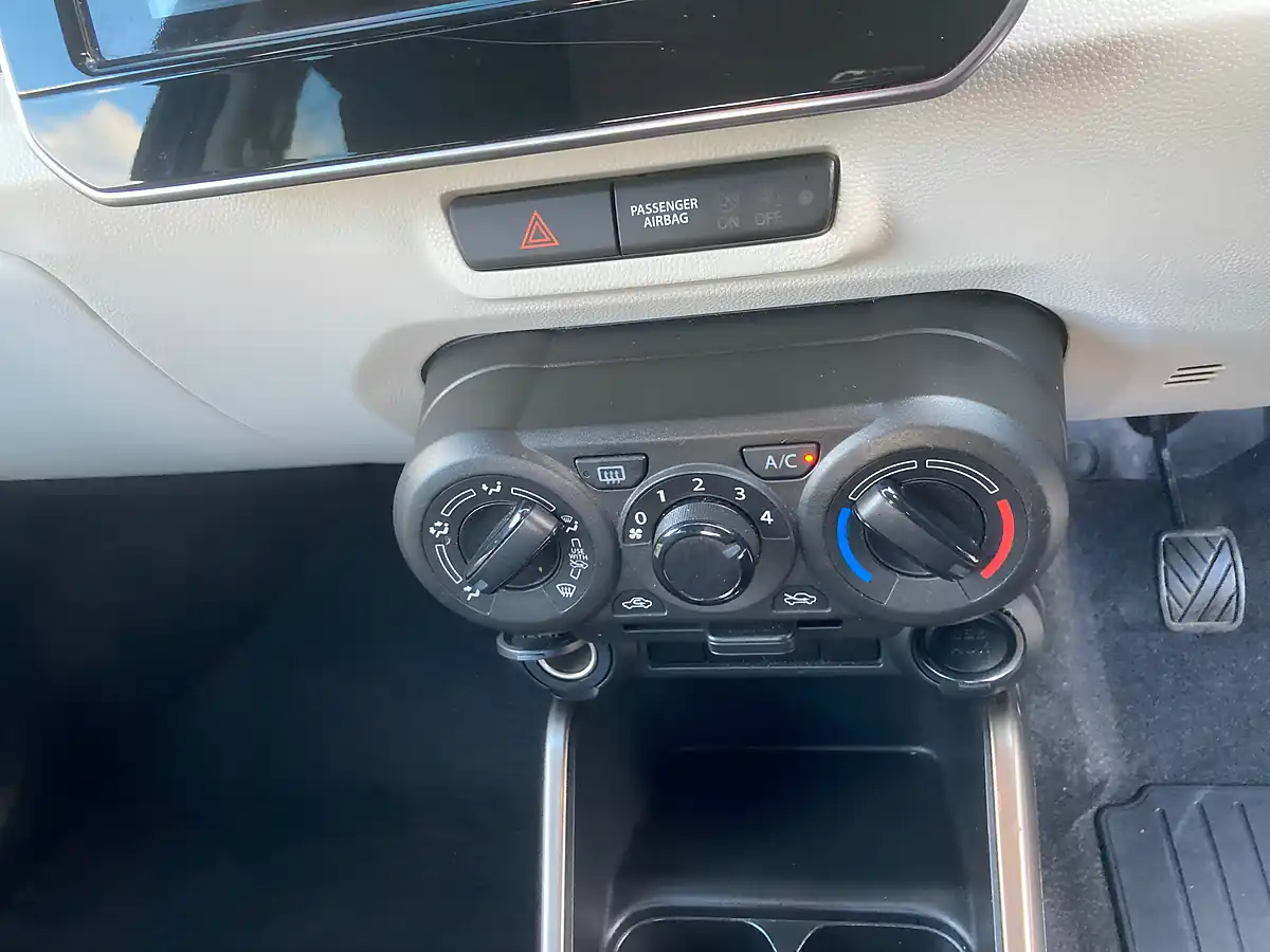 Used 2018 Suzuki Ignis Sz-T Blue - Interior and Exterior details 11