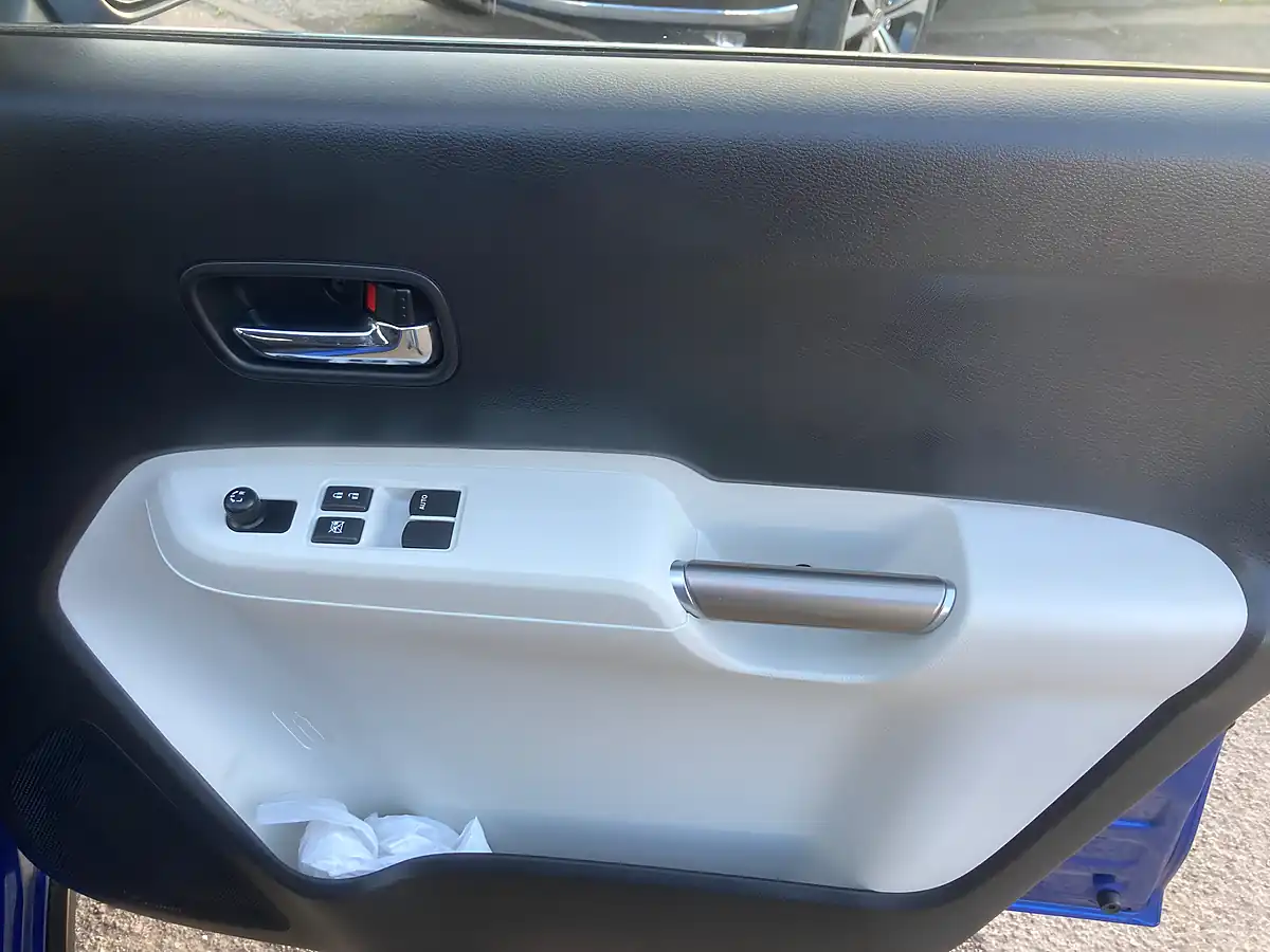 Used 2018 Suzuki Ignis Sz-T Blue - Interior and Exterior details 14