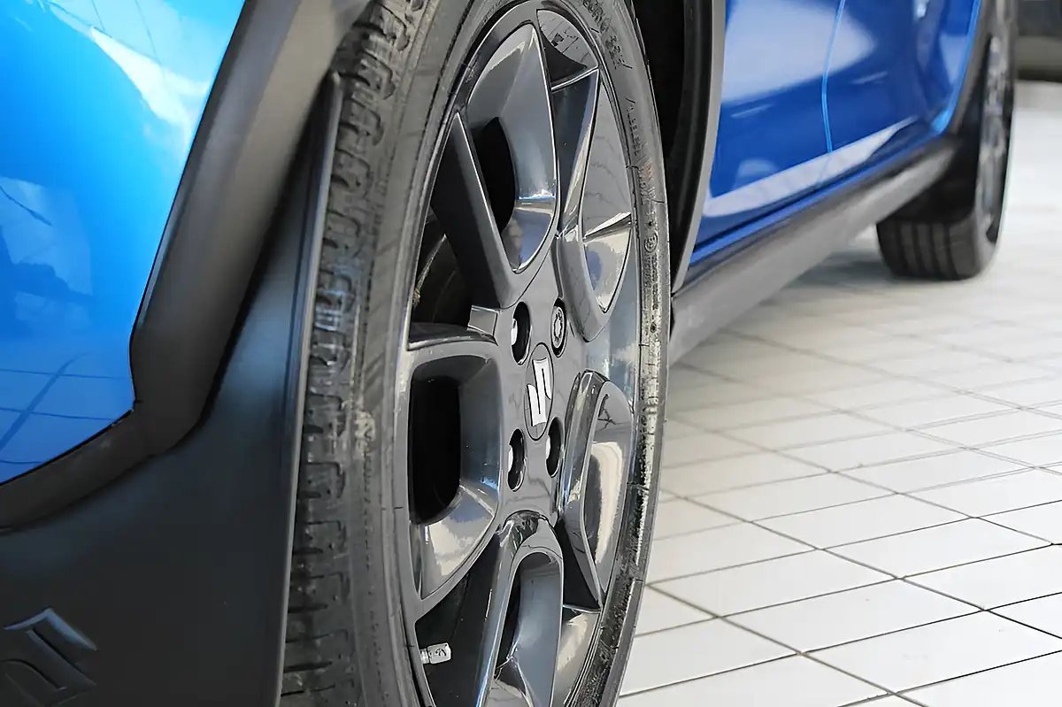 Used 2018 Suzuki Ignis Sz-T Blue - Interior and Exterior details 15