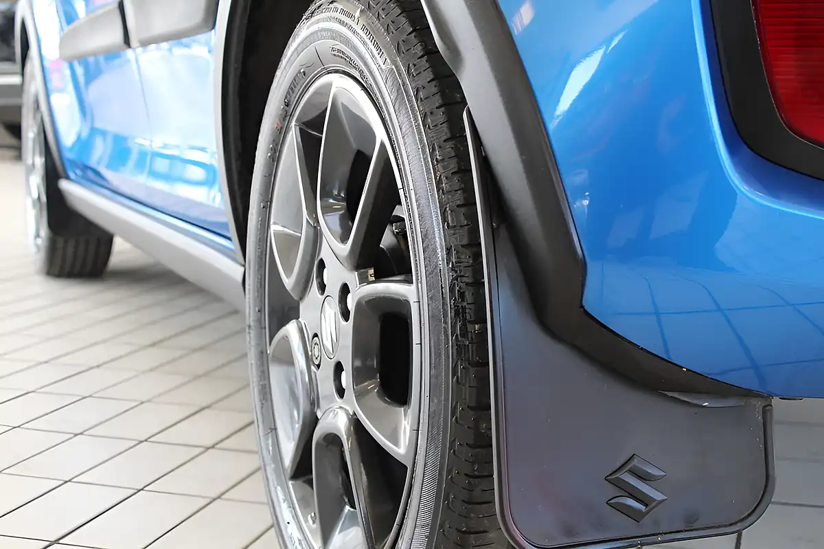 Used 2018 Suzuki Ignis Sz-T Blue - Interior and Exterior details 20