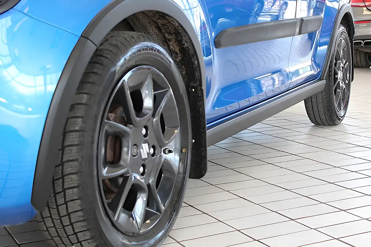 Used 2018 Suzuki Ignis Sz-T Blue - Interior and Exterior details 6