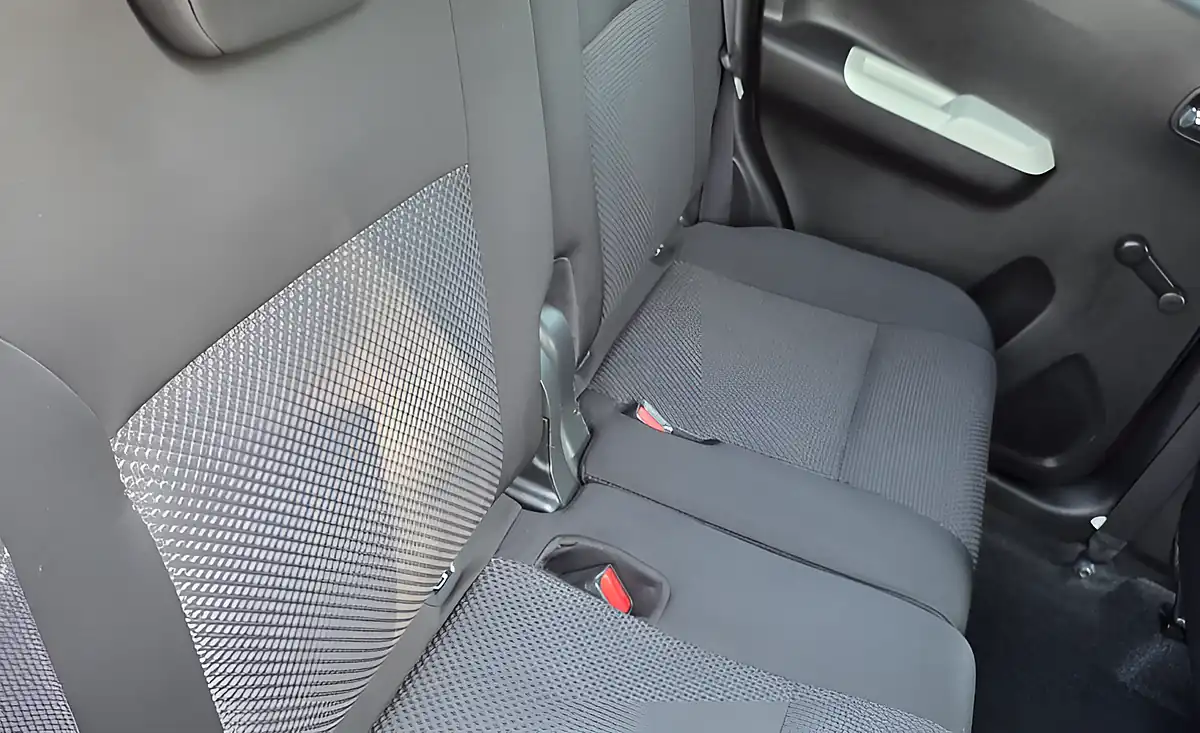 Used 2018 Suzuki Ignis Sz-T Flame Red - Interior and Exterior details 19