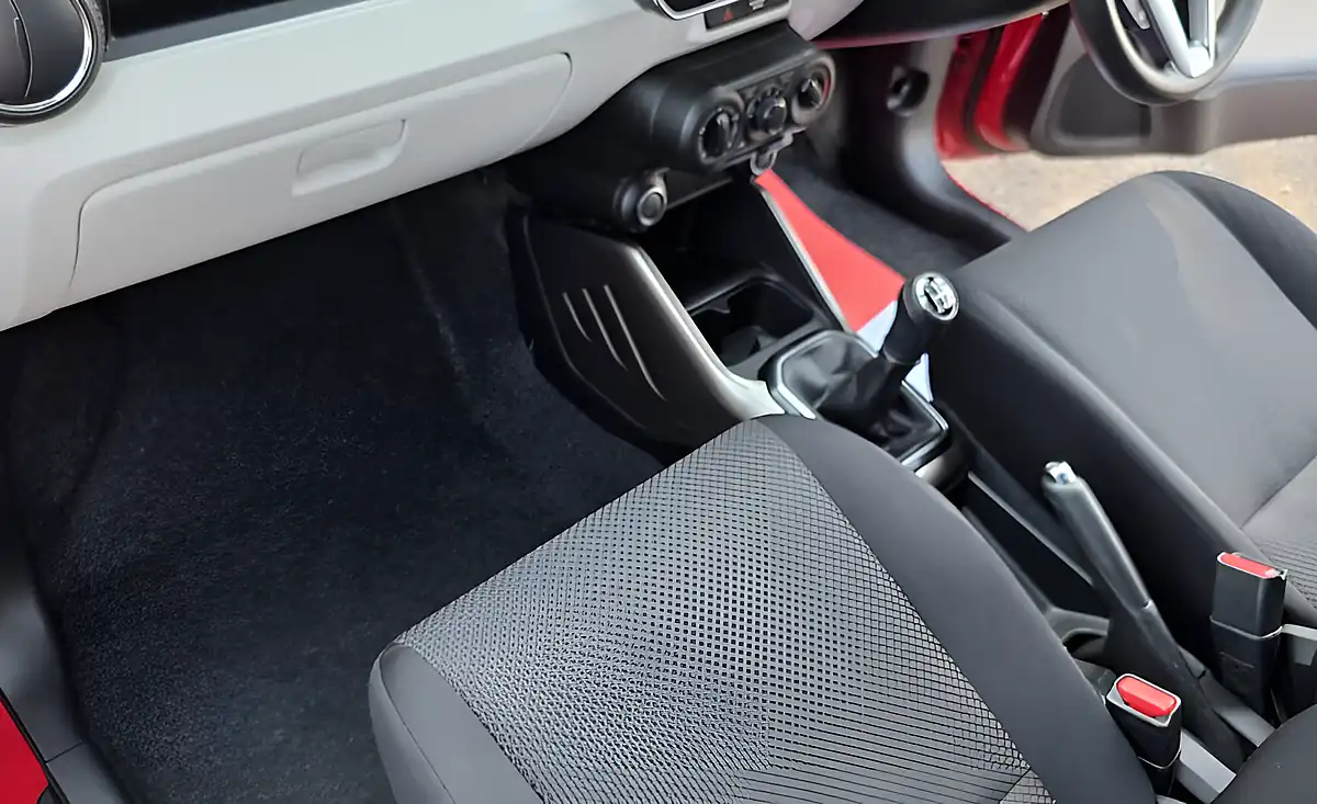 Used 2018 Suzuki Ignis Sz-T Flame Red - Interior and Exterior details 20