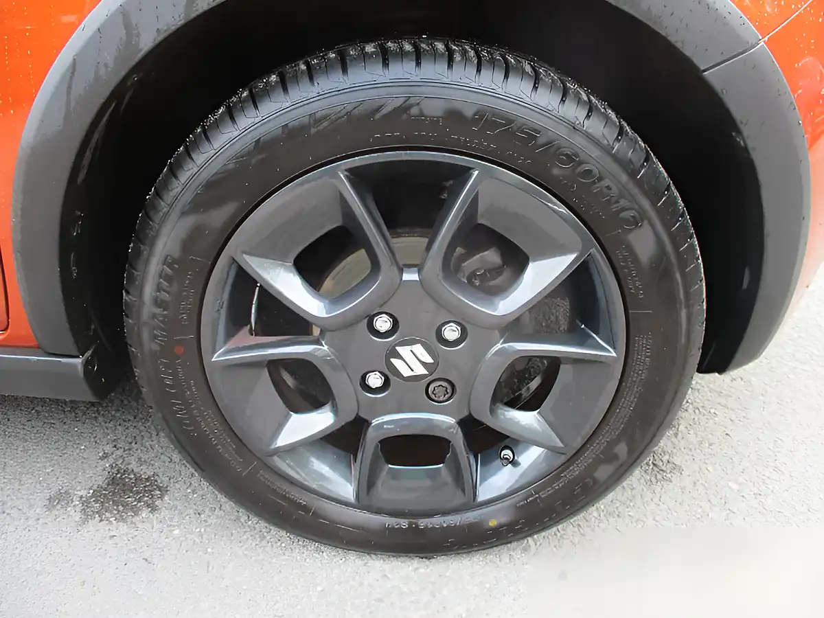 Used 2018 Suzuki Ignis Sz-T Orange - Interior and Exterior details 12