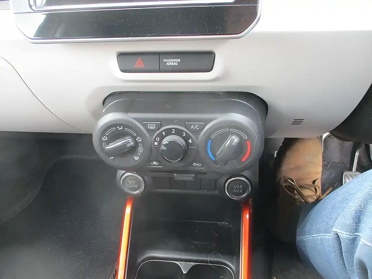 Used 2018 Suzuki Ignis Sz-T Orange - Interior and Exterior details 15