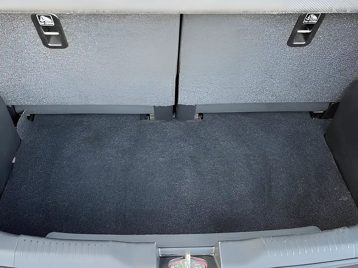 Used 2018 Suzuki Ignis Sz-T Red - Interior and Exterior details 18