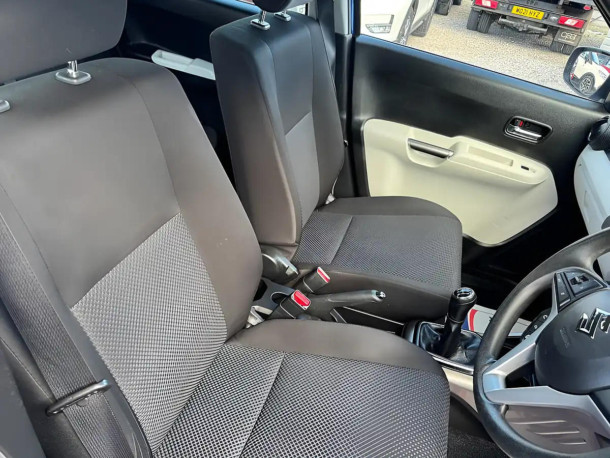 Used 2018 Suzuki Ignis SZ3 Blue - Interior and Exterior details 16