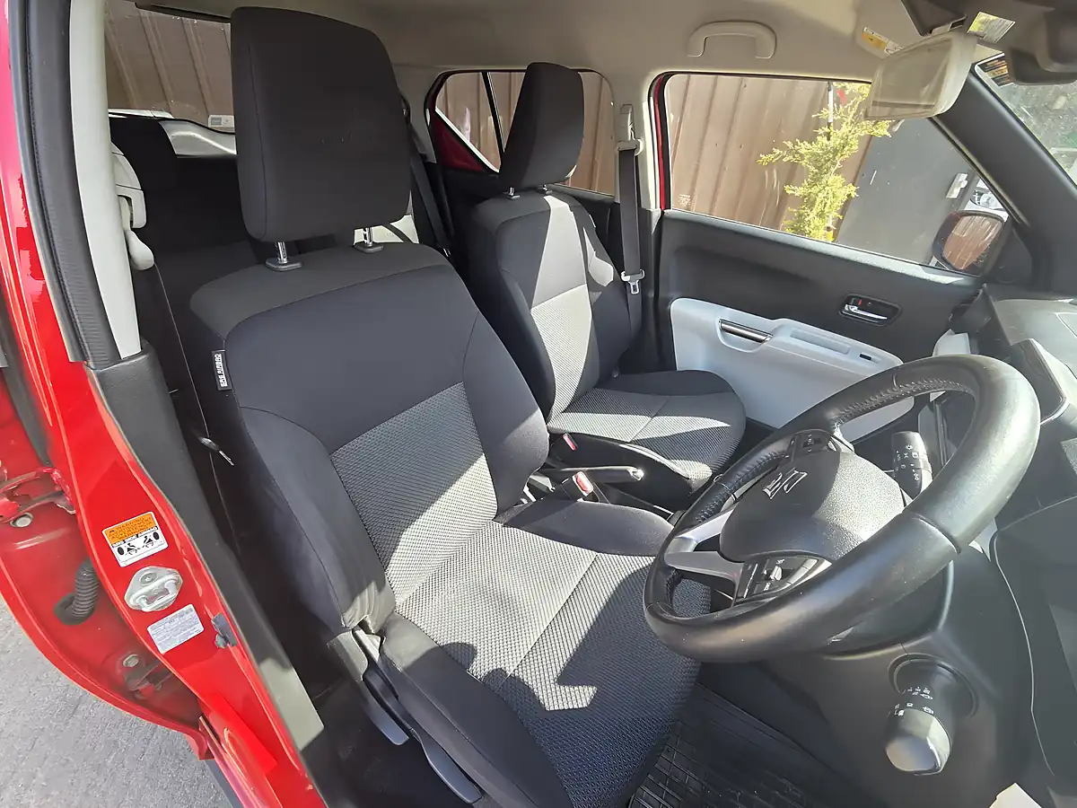 Used 2018 Suzuki Ignis SZ5 Red - Interior and Exterior details 7