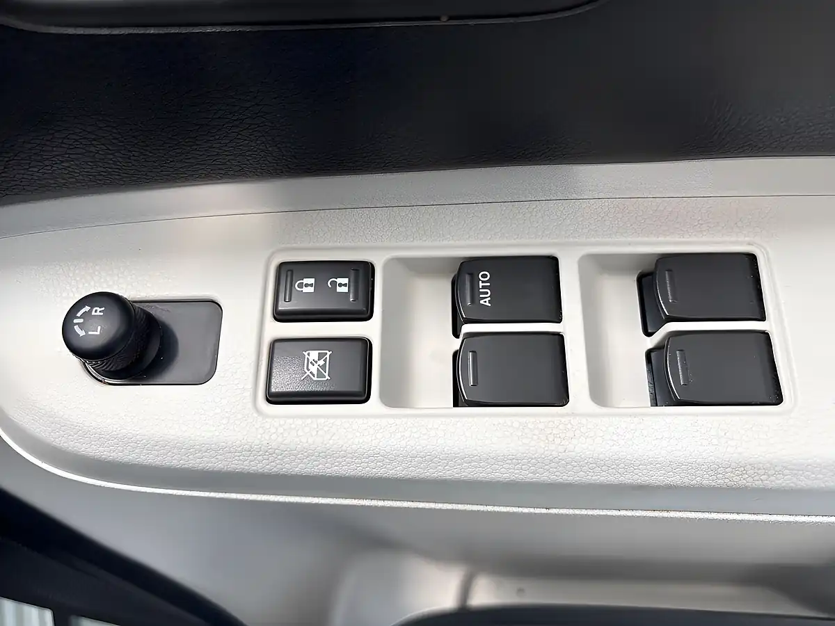 Used 2018 Suzuki Ignis SZ5 White - Interior and Exterior details 13