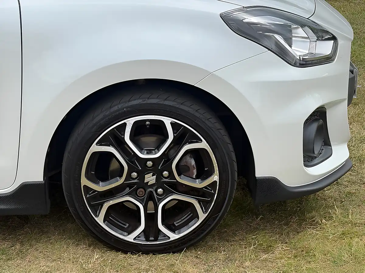 Used 2018 Suzuki Swift Sport White - Interior and Exterior details 7