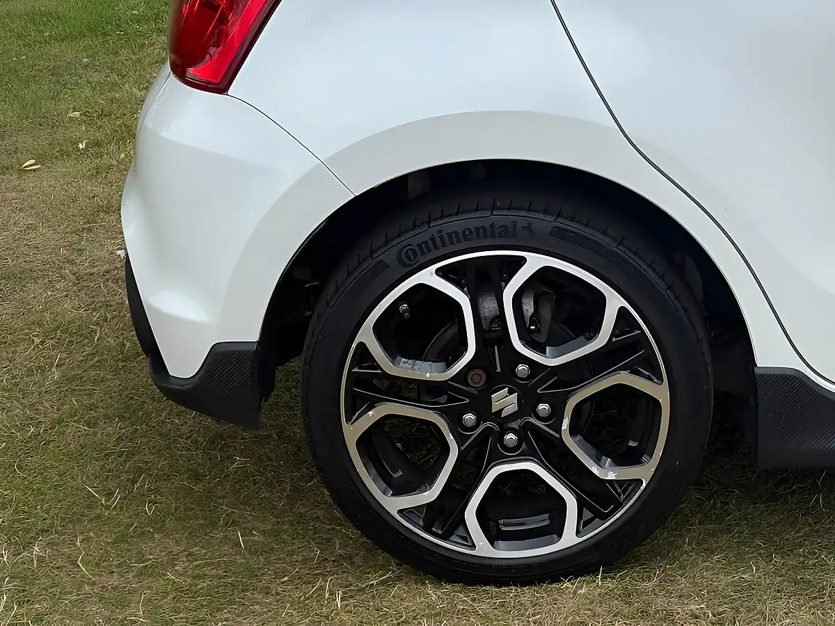 Used 2018 Suzuki Swift Sport White - Interior and Exterior details 8