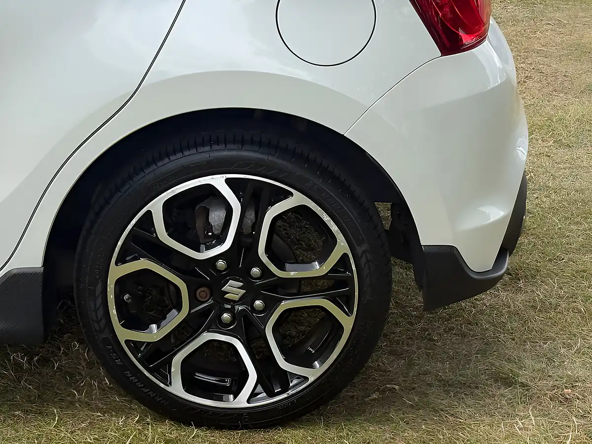 Used 2018 Suzuki Swift Sport White - Interior and Exterior details 9