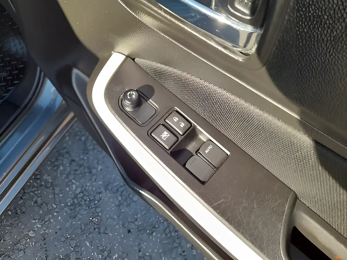 Used 2018 Suzuki Swift Sz-T Grey/Black - Interior and Exterior details 13
