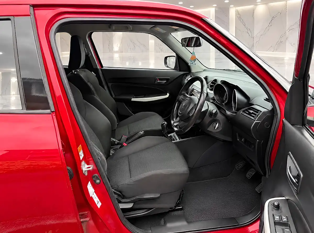 Used 2018 Suzuki Swift Sz-T Red Metallic - Interior and Exterior details 7