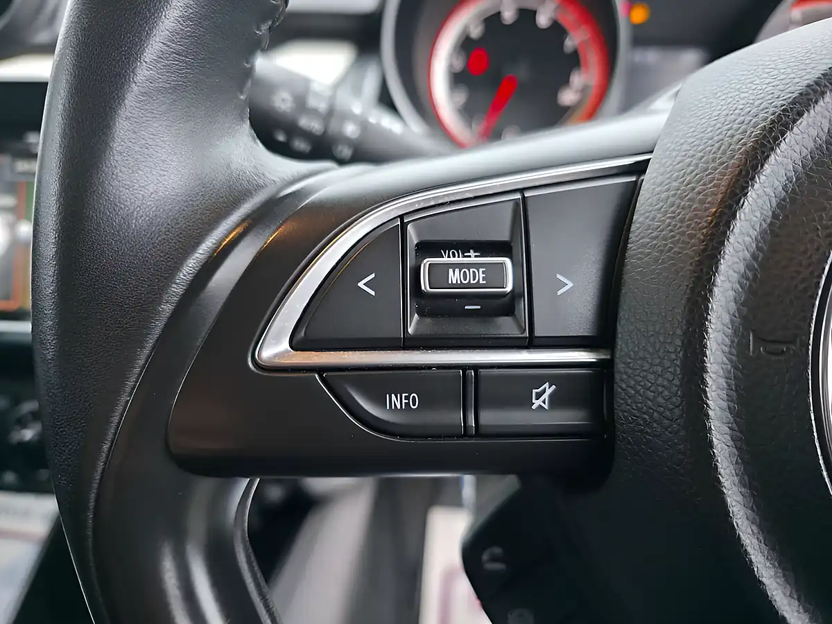 Used 2018 Suzuki Swift Sz-T White - Interior and Exterior details 13