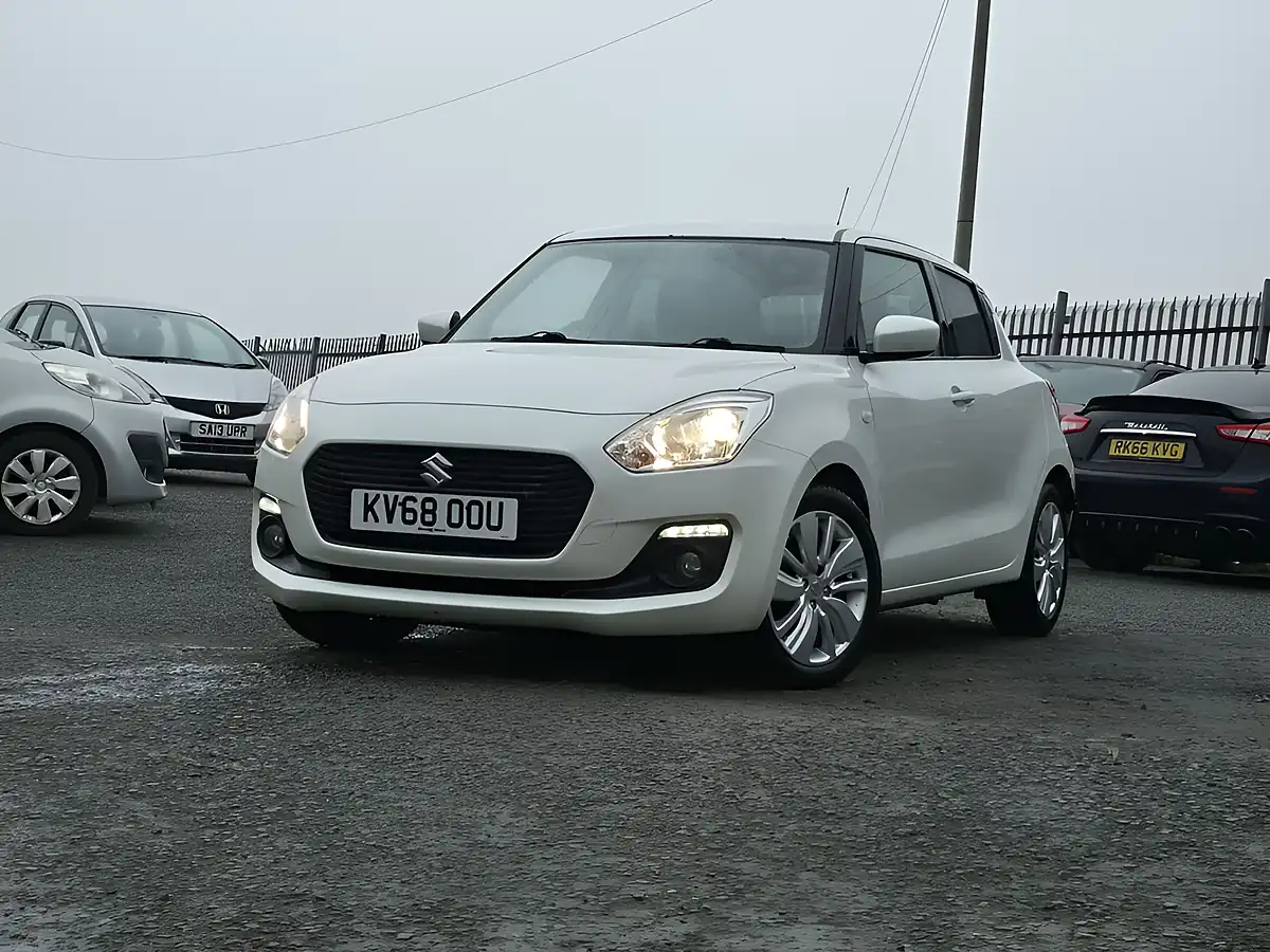 Used 2018 Suzuki Swift Sz-T White - Interior and Exterior details 17