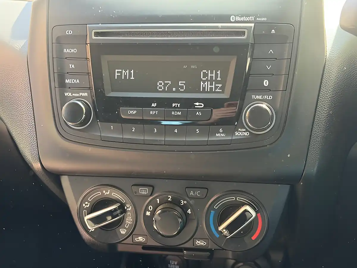 Used 2018 Suzuki Swift SZ3 Silver - Interior and Exterior details 11