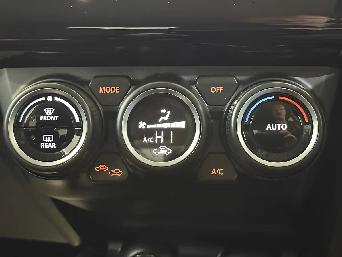 Used 2018 Suzuki Swift SZ5 Black - Interior and Exterior details 17