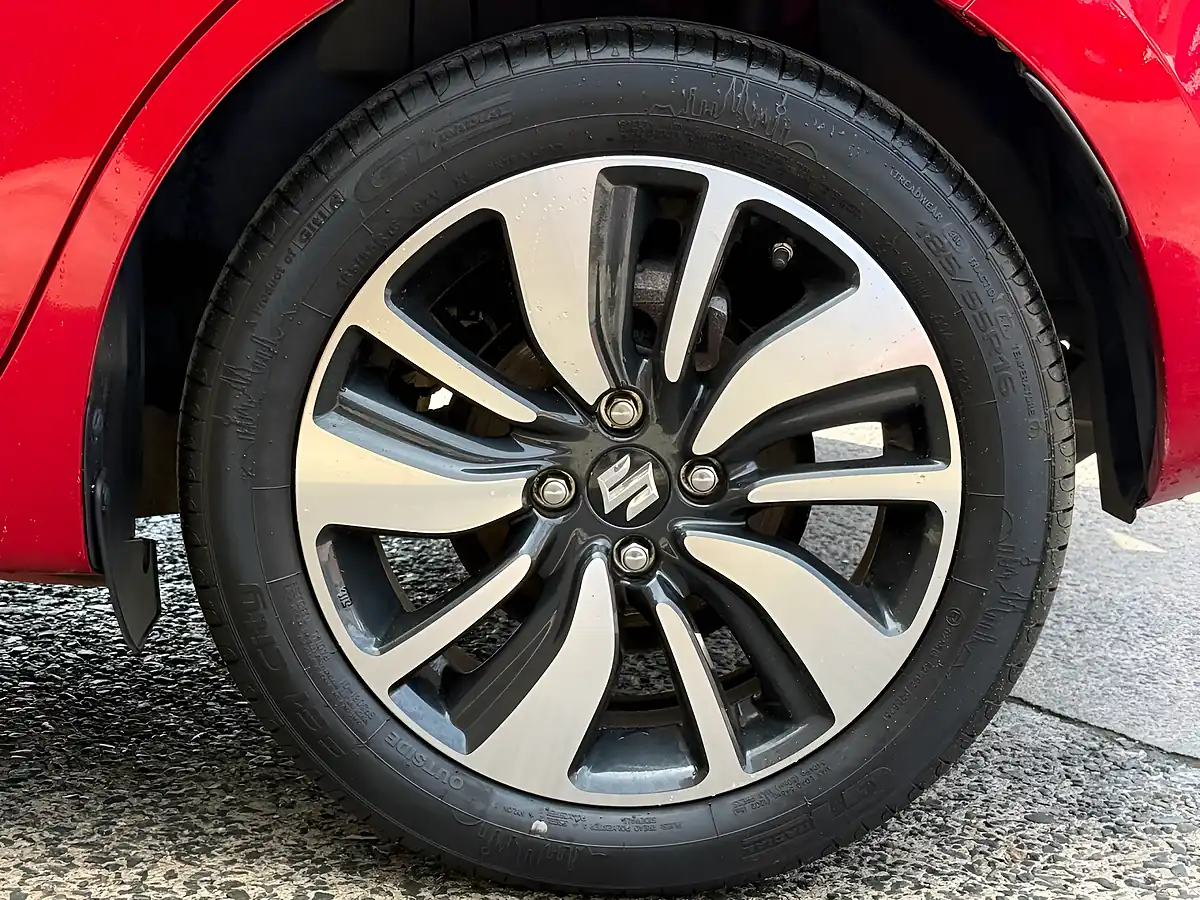 Used 2018 Suzuki Swift SZ5 Burning Red Pearl - Interior and Exterior details 17