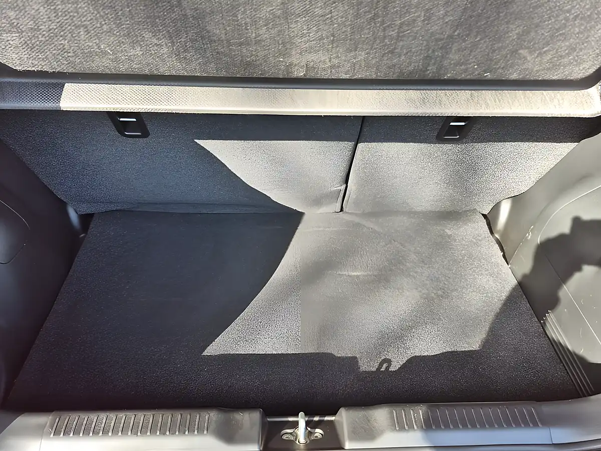 Used 2018 Suzuki Swift SZ5 Red - Interior and Exterior details 12
