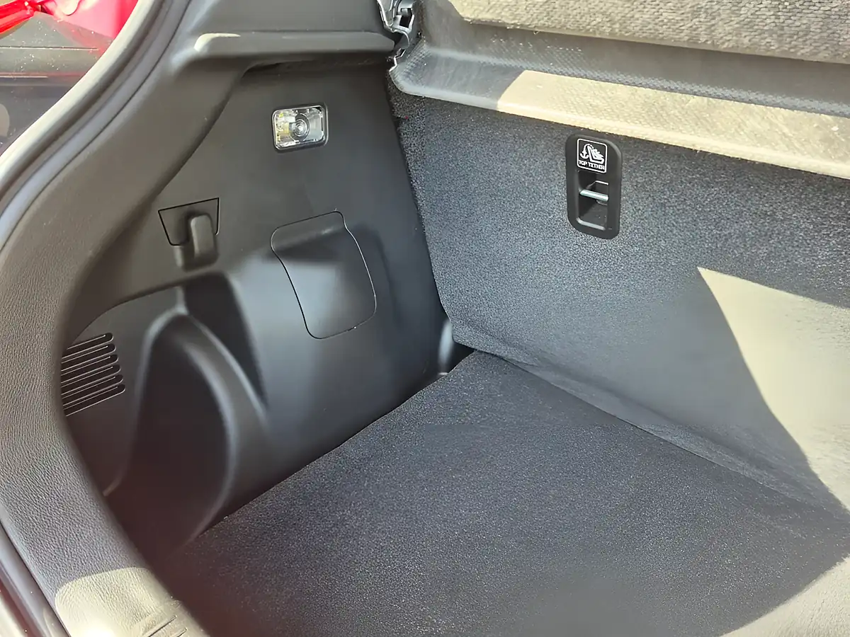 Used 2018 Suzuki Swift SZ5 Red - Interior and Exterior details 13