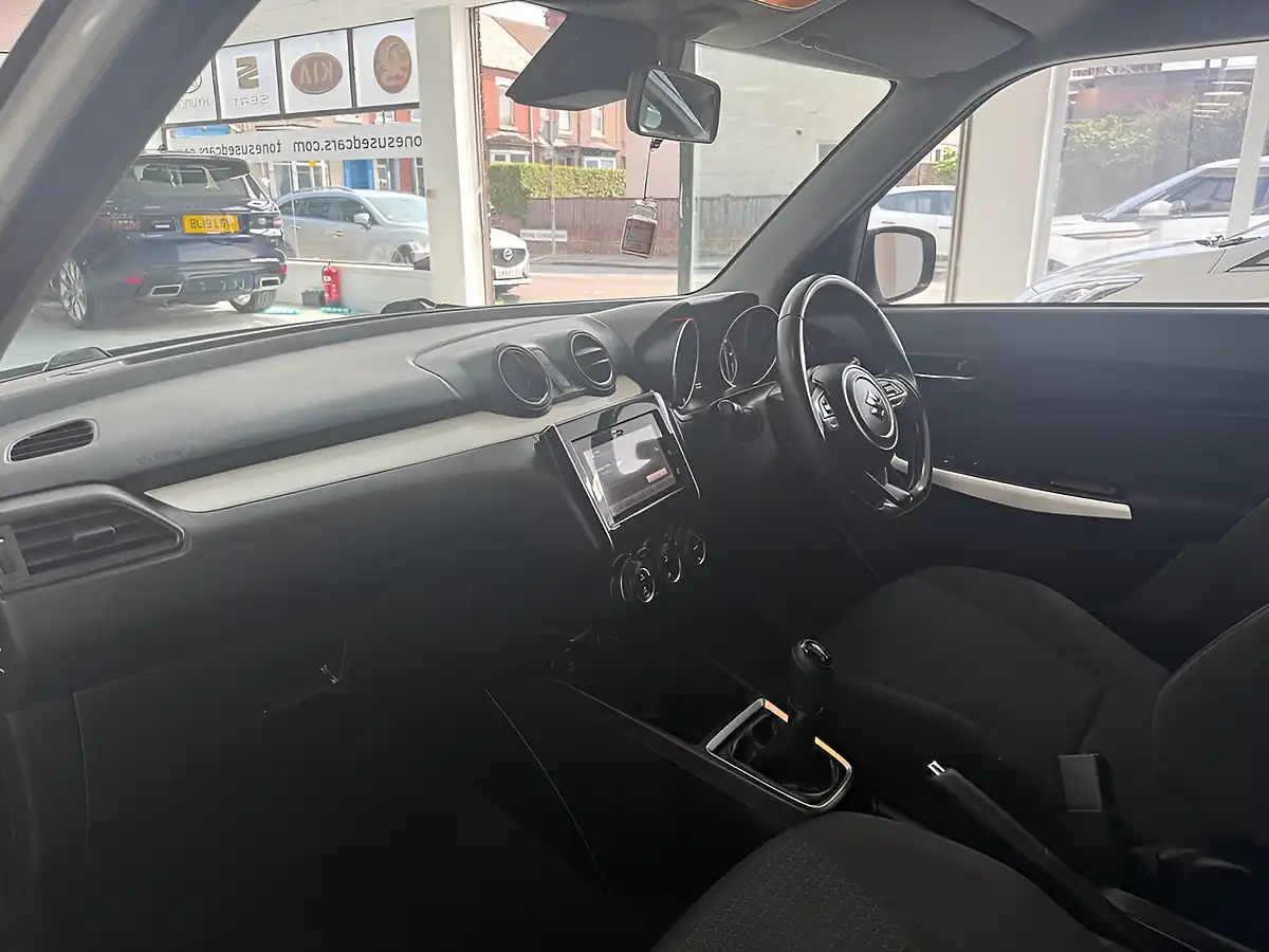 Used 2018 Suzuki Swift SZ5 White - Interior and Exterior details 14