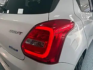 Used 2018 Suzuki Swift SZ5 White - Interior and Exterior details 7