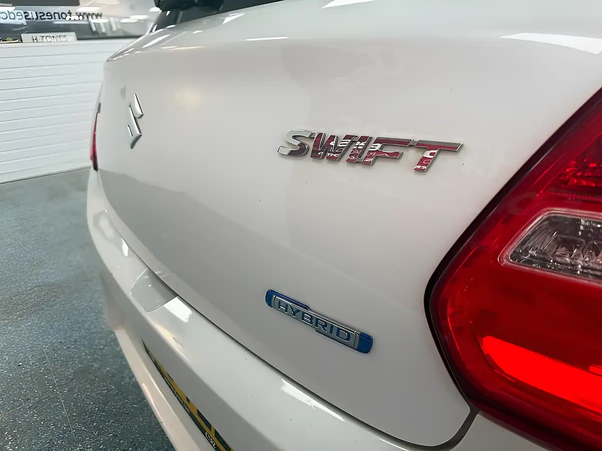 Used 2018 Suzuki Swift SZ5 White - Interior and Exterior details 8