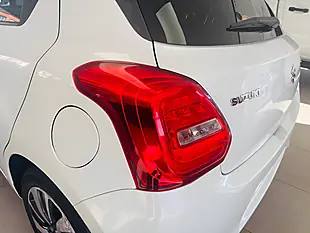 Used 2018 Suzuki Swift SZ5 White - Interior and Exterior details 11