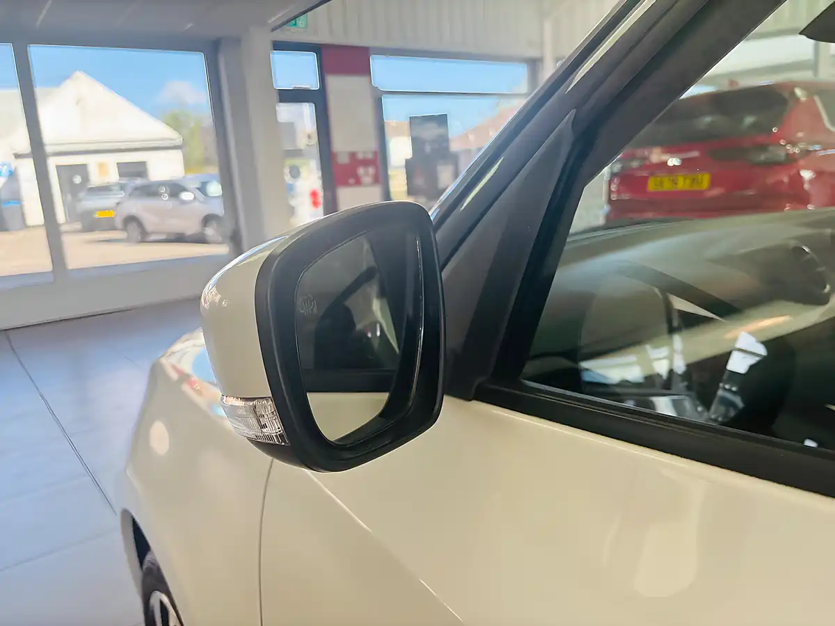 Used 2018 Suzuki Swift SZ5 White - Interior and Exterior details 12