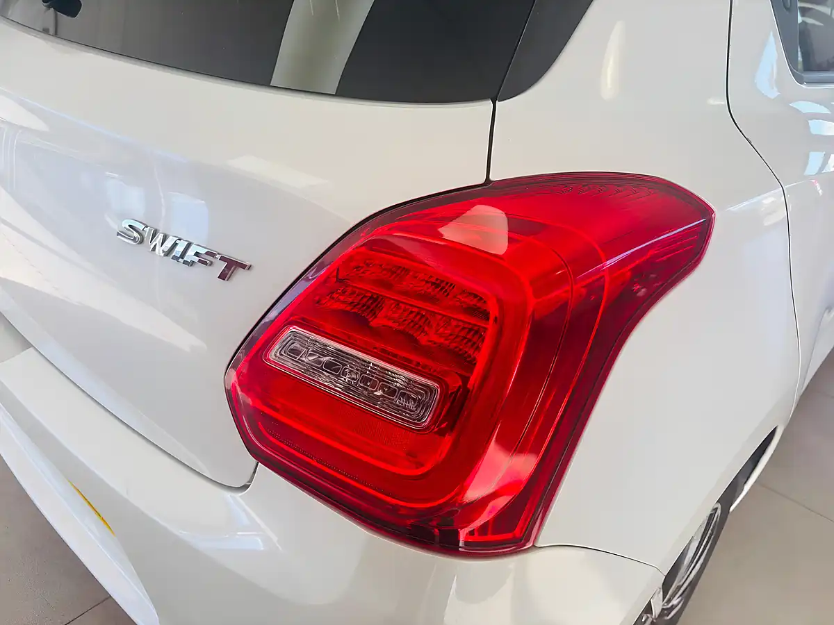 Used 2018 Suzuki Swift SZ5 White - Interior and Exterior details 13