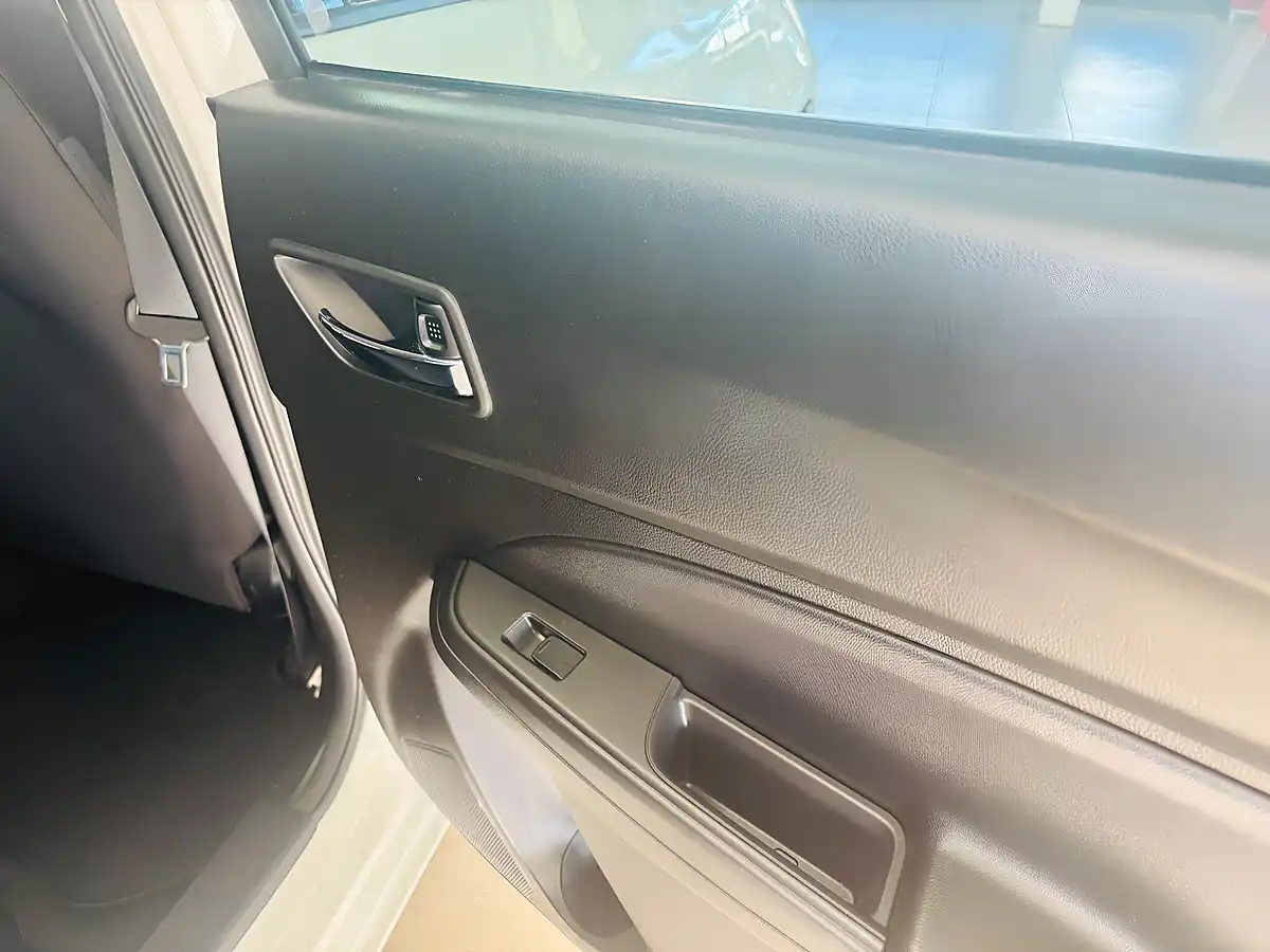 Used 2018 Suzuki Swift SZ5 White - Interior and Exterior details 17