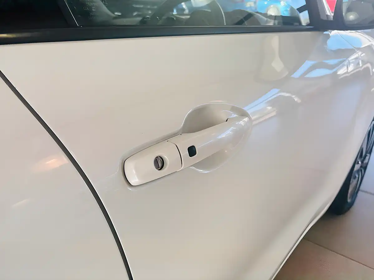 Used 2018 Suzuki Swift SZ5 White - Interior and Exterior details 4