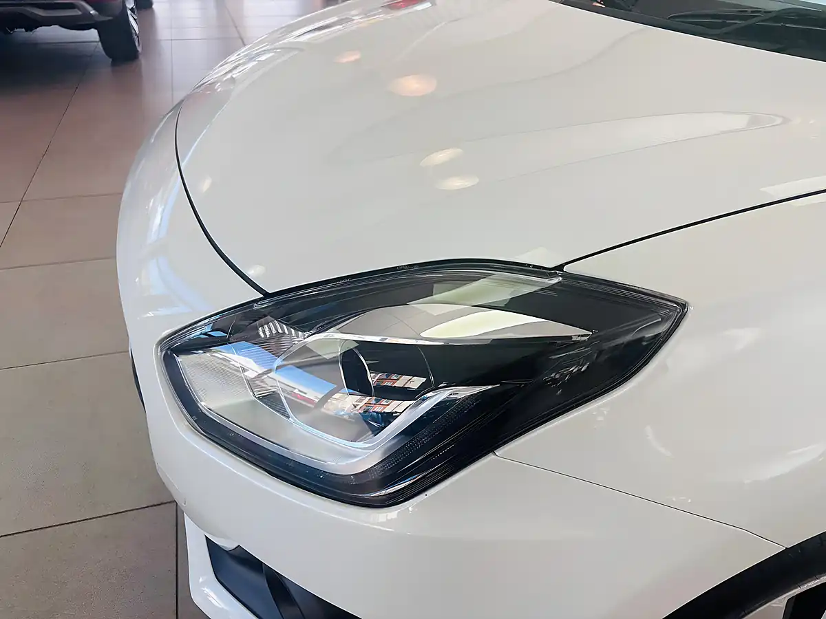 Used 2018 Suzuki Swift SZ5 White - Interior and Exterior details 8