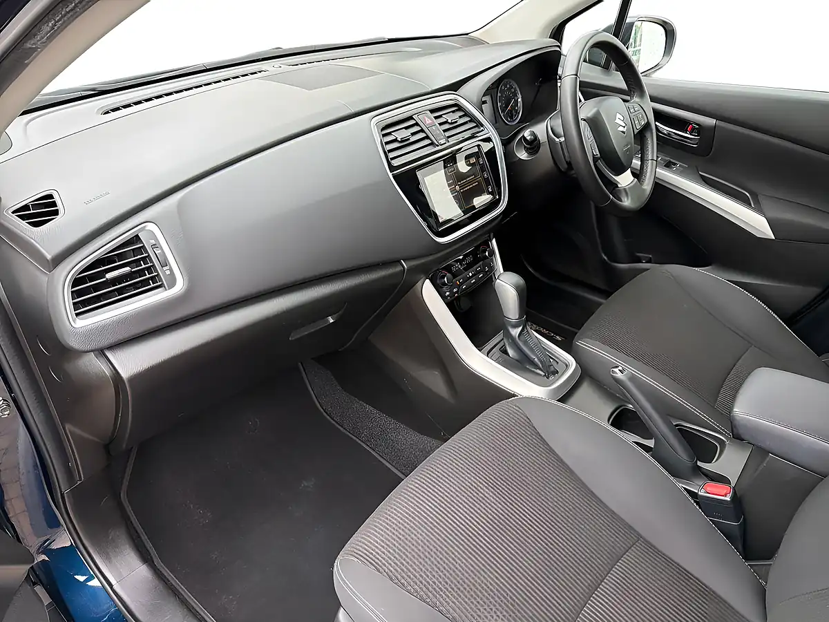 Used 2018 Suzuki SX4 S-Cross Sz-T Blue - Interior and Exterior details 12