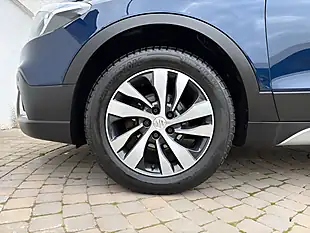 Used 2018 Suzuki SX4 S-Cross Sz-T Blue - Interior and Exterior details 7