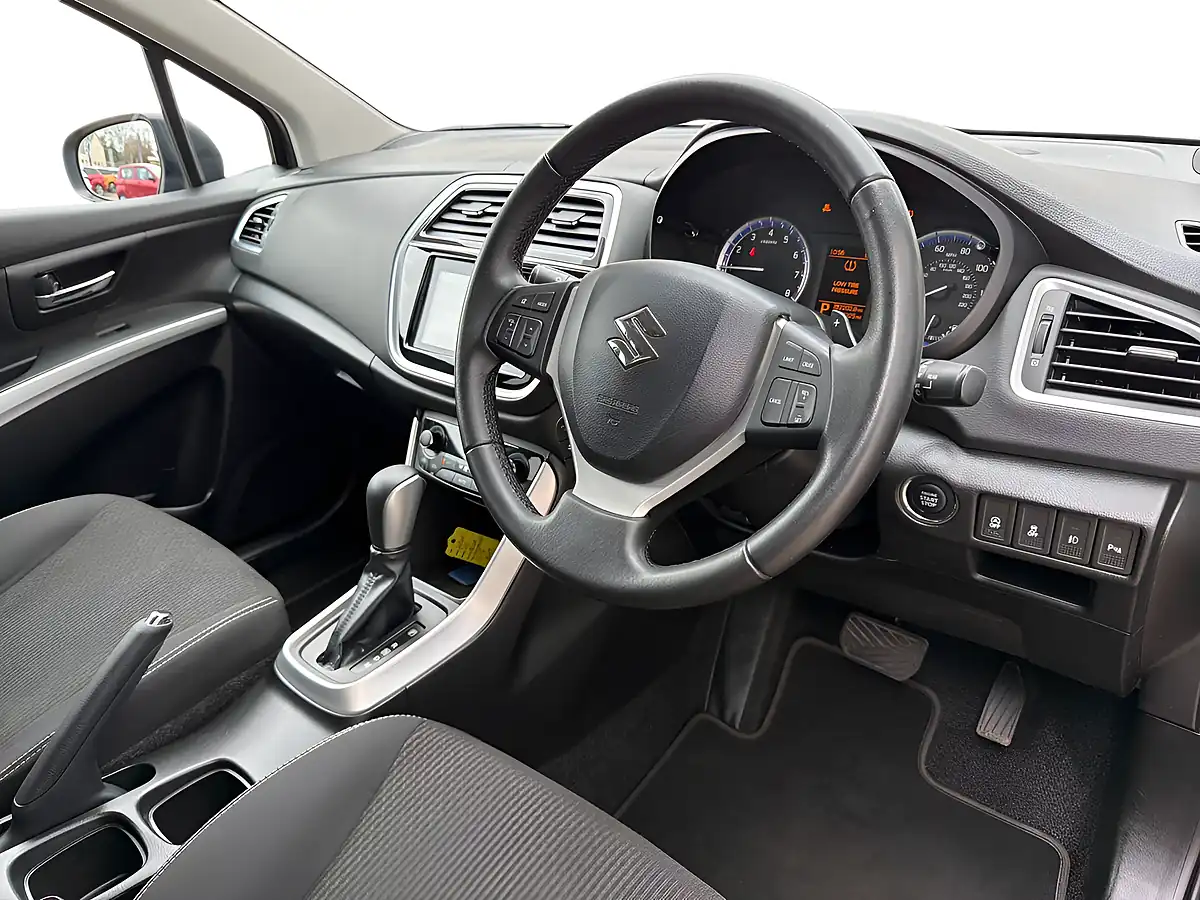 Used 2018 Suzuki SX4 S-Cross Sz-T Blue - Interior and Exterior details 8