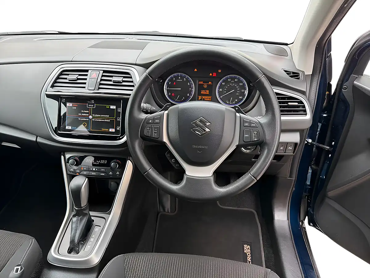 Used 2018 Suzuki SX4 S-Cross Sz-T Blue - Interior and Exterior details 9