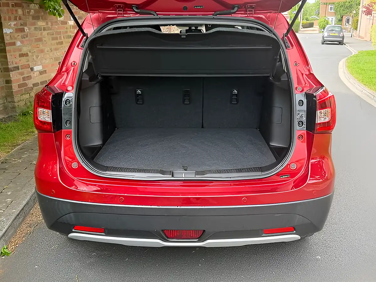 Used 2018 Suzuki Sx4 S-Cross Sz-T Red - Interior and Exterior details 14