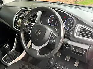 Used 2018 Suzuki Sx4 S-Cross Sz-T Red - Interior and Exterior details 6