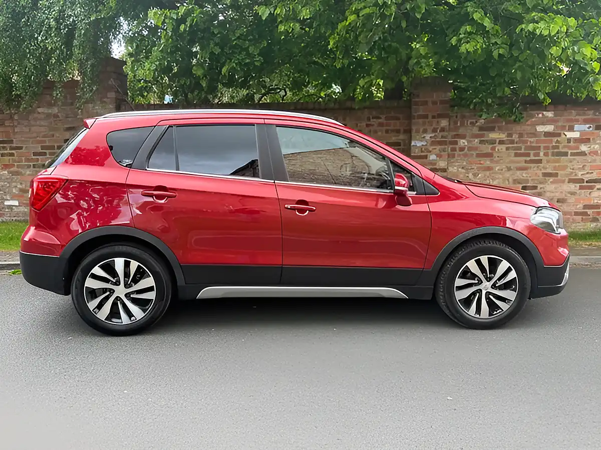 Used 2018 Suzuki Sx4 S-Cross Sz-T Red - Interior and Exterior details 7