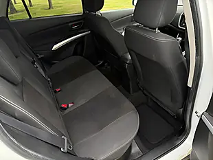 Used 2018 Suzuki SX4 S-Cross Sz-T Red - Interior and Exterior details 11