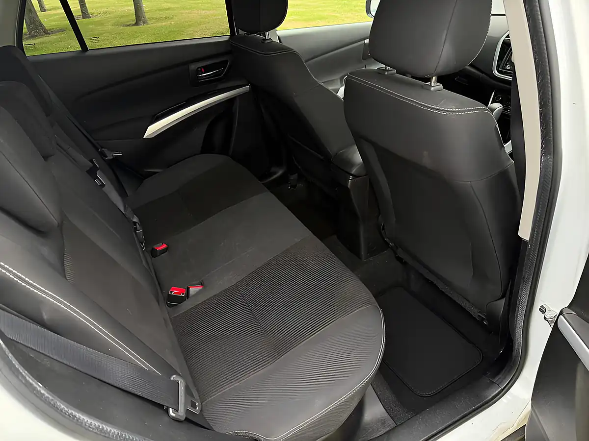 Used 2018 Suzuki SX4 S-Cross Sz-T Red - Interior and Exterior details 11