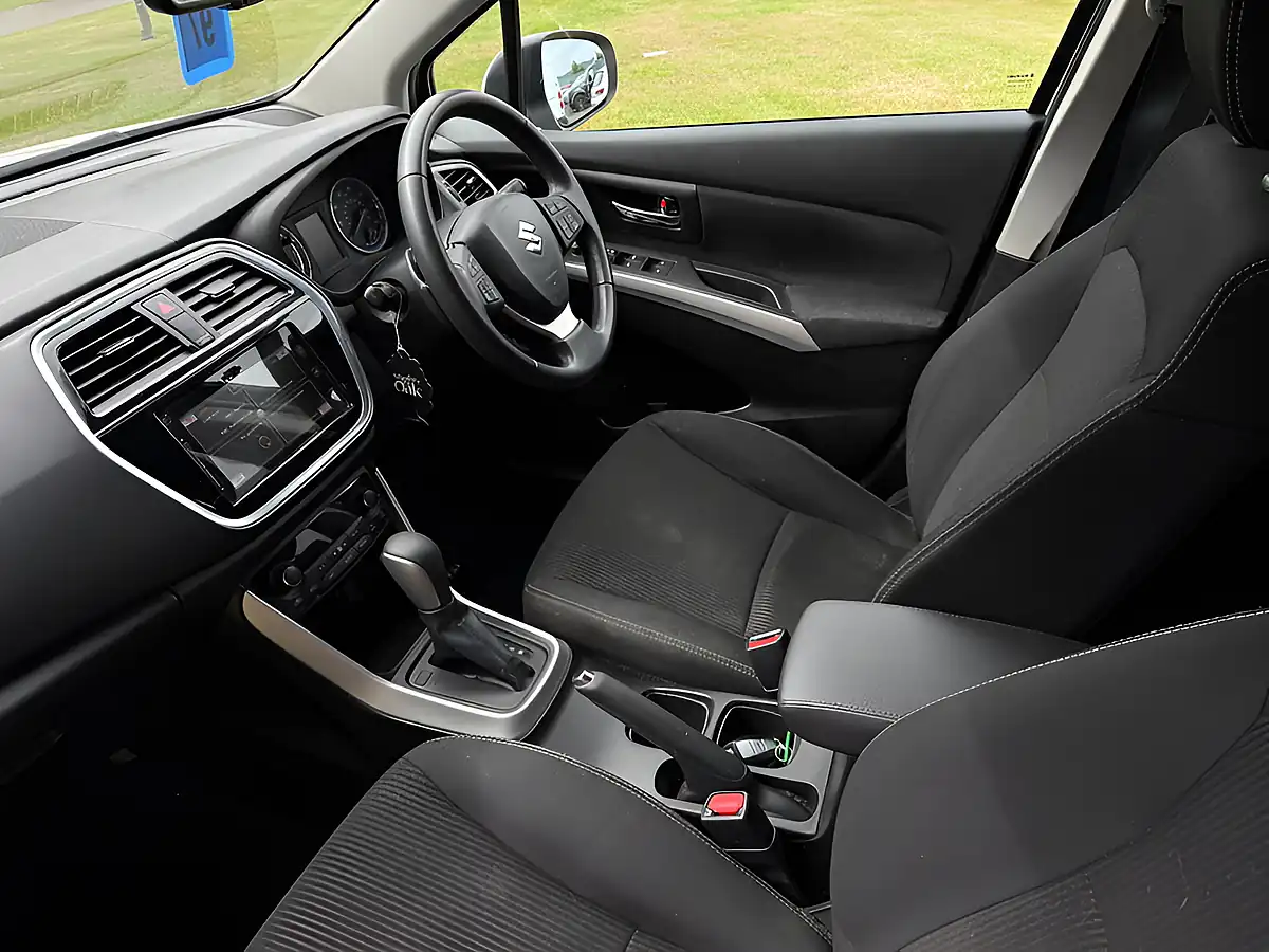 Used 2018 Suzuki SX4 S-Cross Sz-T Red - Interior and Exterior details 13