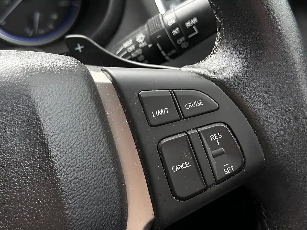Used 2018 Suzuki SX4 S-Cross Sz-T Red - Interior and Exterior details 16