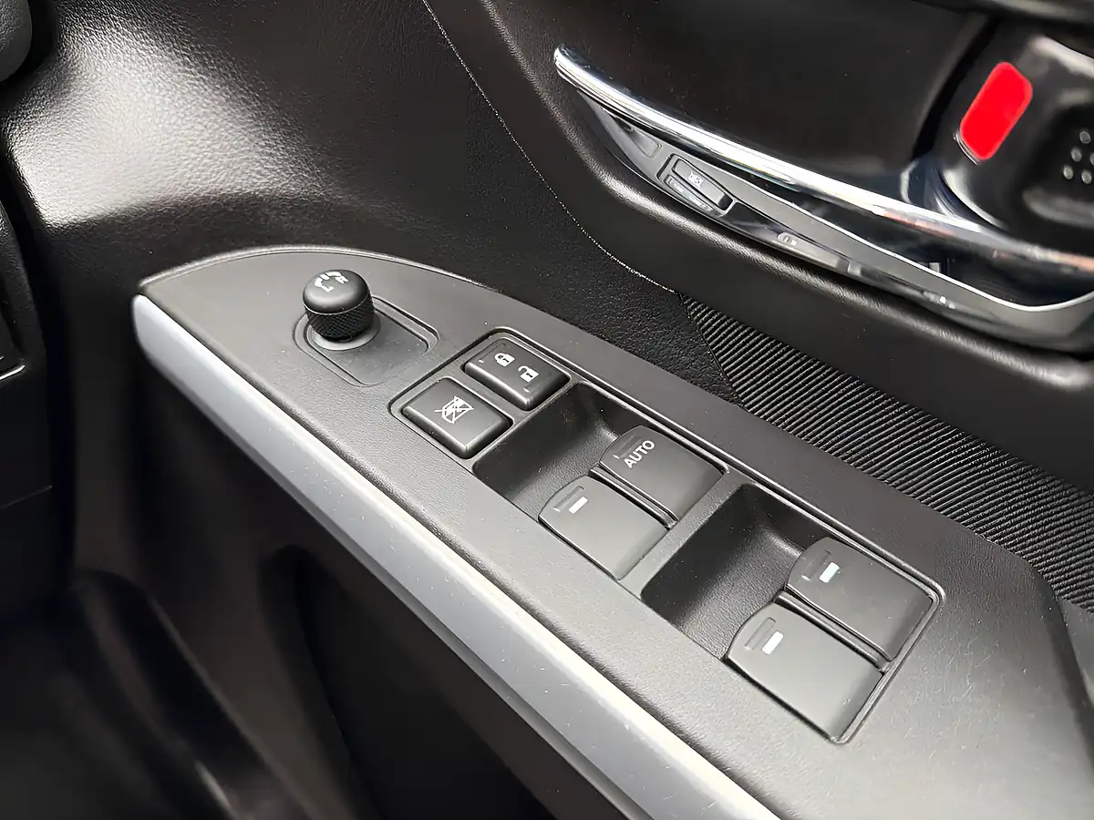 Used 2018 Suzuki SX4 S-Cross SZ4 Black - Interior and Exterior details 13