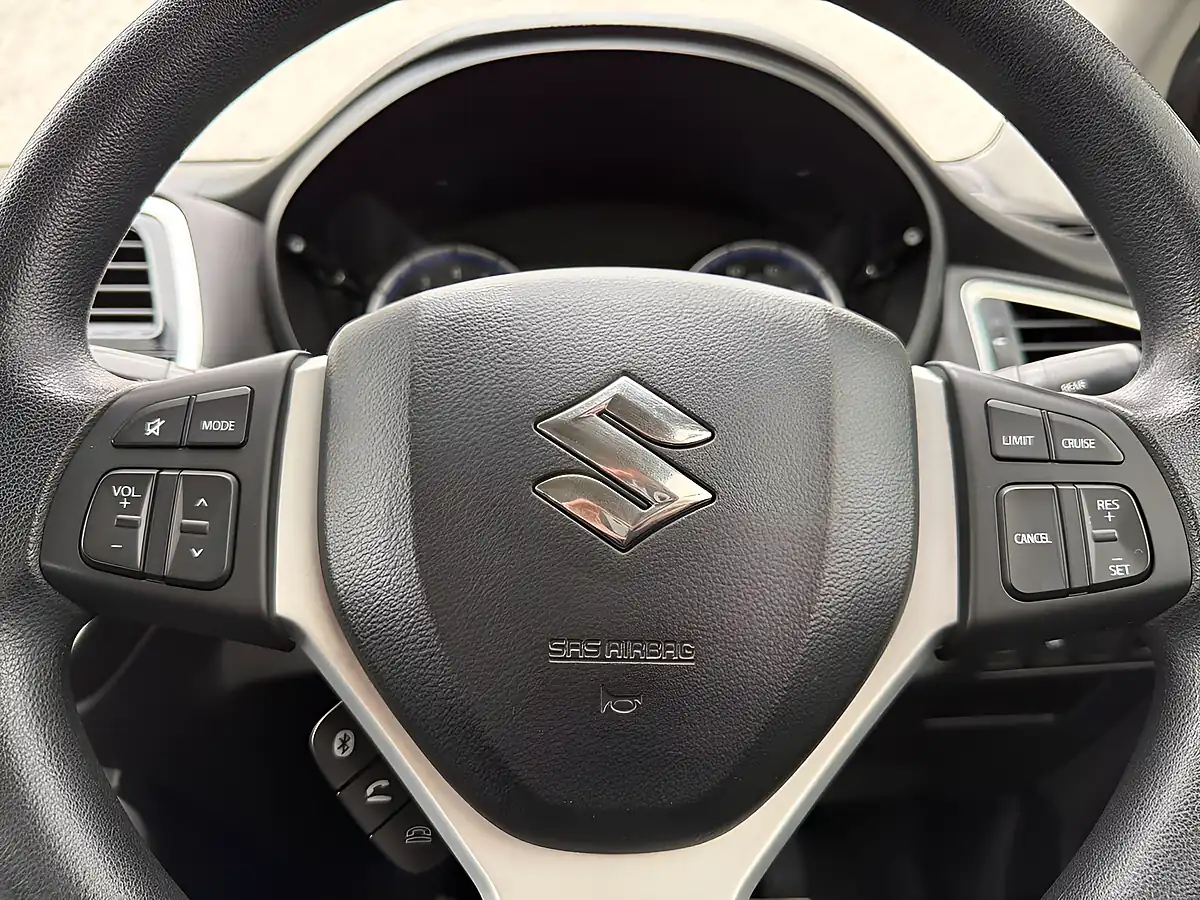 Used 2018 Suzuki SX4 S-Cross SZ4 Black - Interior and Exterior details 17