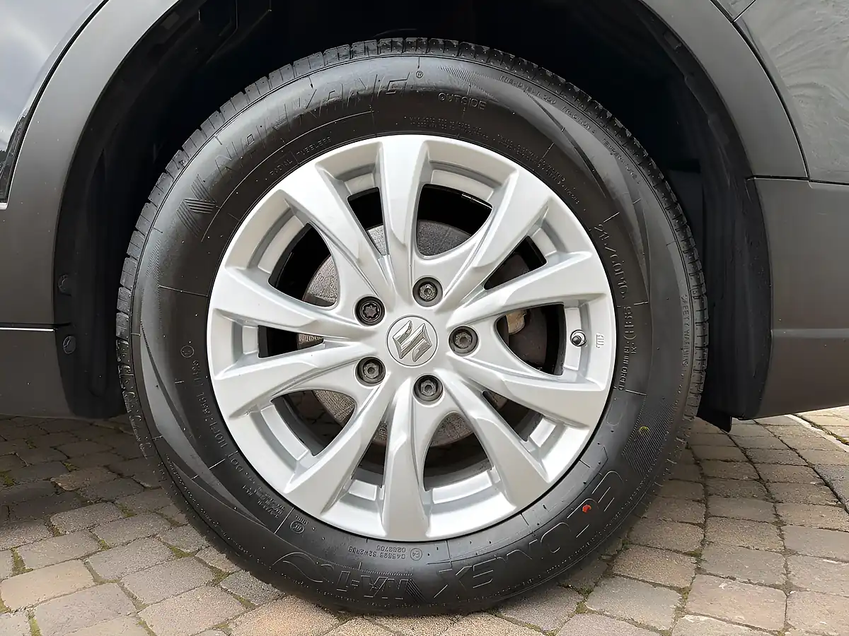Used 2018 Suzuki SX4 S-Cross SZ4 Black - Interior and Exterior details 6