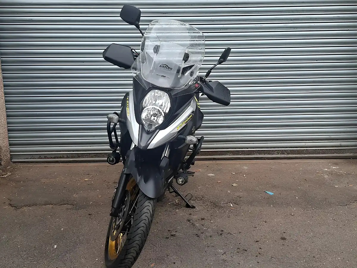 Used 2018 Suzuki V-Strom 650 Yellow - Interior and Exterior details 3